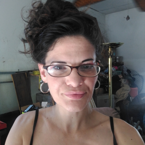 Meet your Posher, Chrissy - Picture 6 of 10